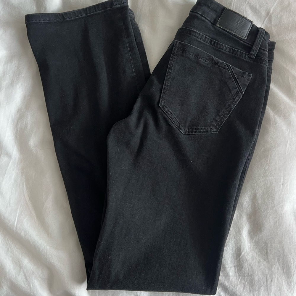 WOMENS BUCKLE BLACK BOOTCUT JEANS